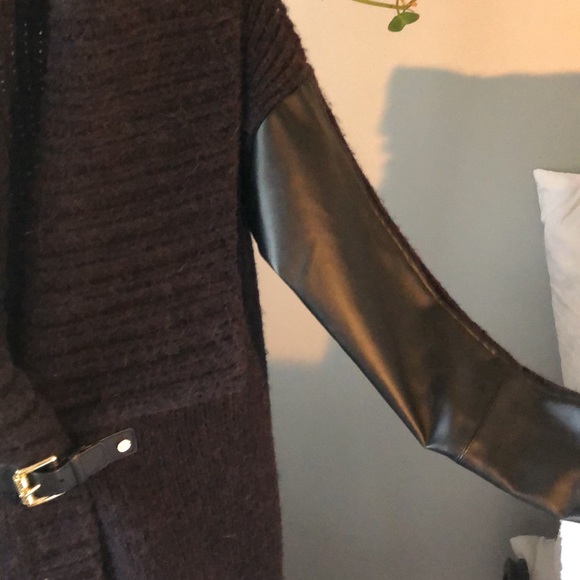 Michael Kors. Black wool & faux leather cardigan sweater with gold belt closure - Picture 4 of 6